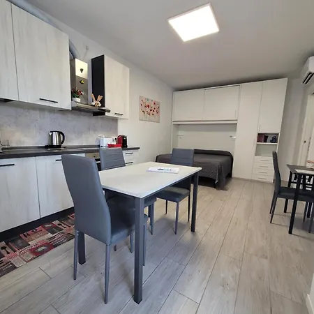 Le Rondini Apartment *